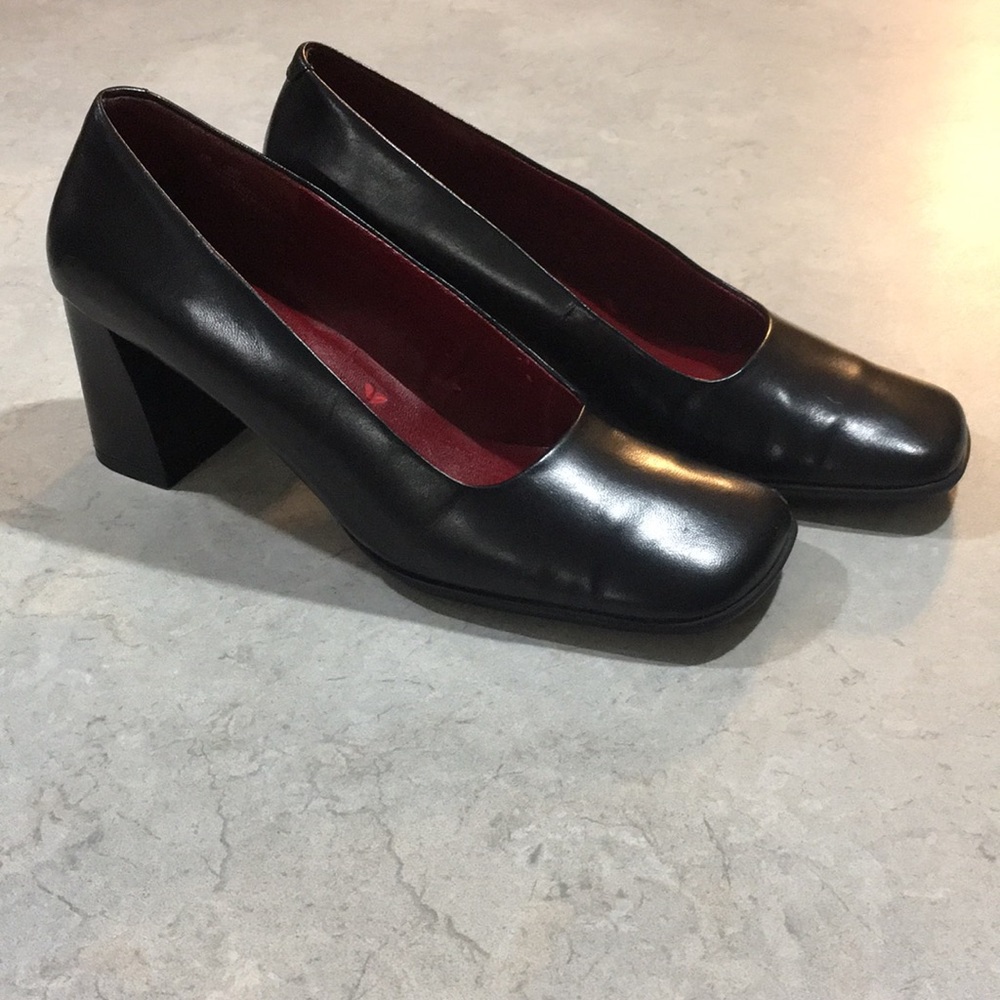Aerosoles Black pumps